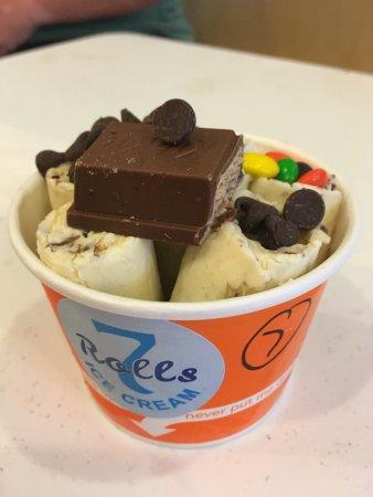 7 Rolls Ice Cream